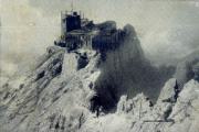 08-Zugspitzgipfel-mit-Mnchner-Haus-und-Wetterwarte