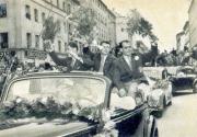 42-Otmar-Walter-Mai-und-Kohlmeyer-bei-der-Triumphfahrt