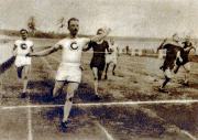 01-Richard-Rau-siegt-im-100-m-Lauf
